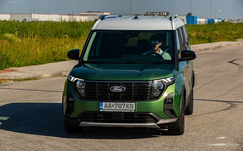 Test Ford Turneo Courier Active - jazdí ako osobák, svetlá ako dodávka