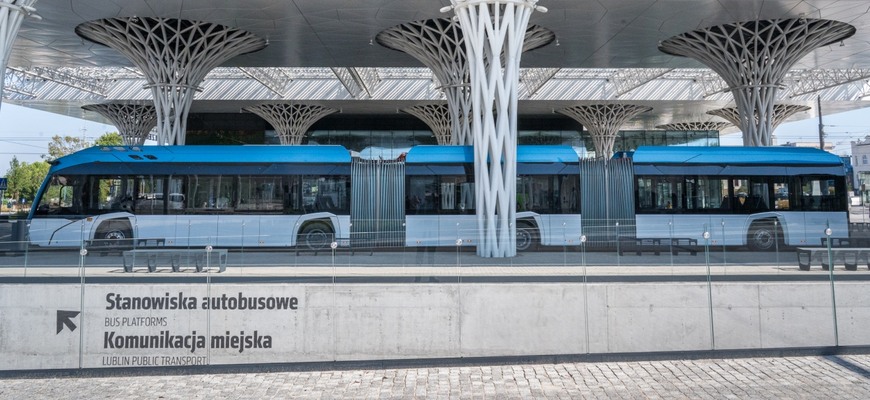 Solaris vyhral tender na dvojkĺbový elektrický autobus. Dostal pohon dvoch náprav a veľké baterky