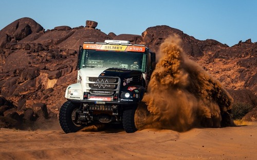 Odštartované. Dakar Rally 2025 začala. Obhajca víťazstva odštartoval na novej evolúcii Iveca