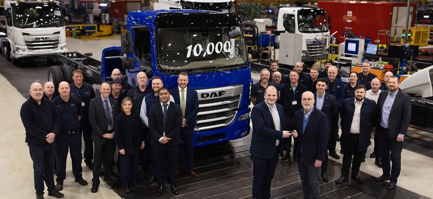 V DAF Trucks vyrobili 10 000 kusov modelu DAF XB. Jubilejný kus dostane plachtovú nadstavbu