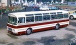 Karosa Š 11 jazdila ako športové auto. Motor ťažký 830 kg mal autobus skoro presne v ťažisku