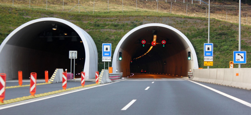 Tunel Višňové má problém: Čo bude s kamiónmi a nebezpečným nákladom?