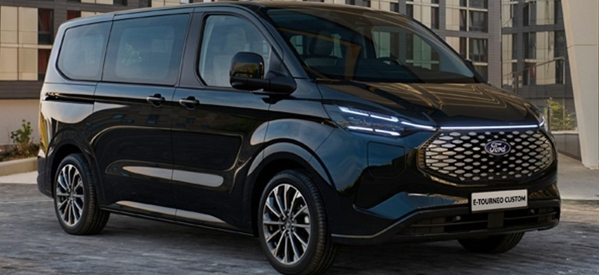 Cena za elektrický Ford E-Tourneo Custom je von. Ako firma naň potrebujete minimálne 50 000 eur