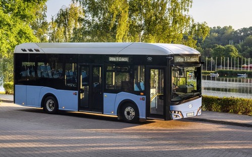 Nóri objednali elektrické autobusy s úpravou pre severské trhy. Dostali aj svetlá proti losom