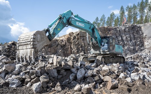 Rýpadlá Kobelco patria k špičke v segmente s takmer storočnou históriou!