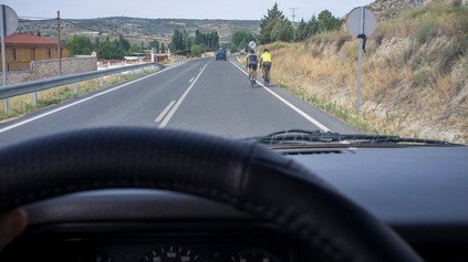 NOVÉ PRAVIDLÁ PRE ODBOČOVANIE NA CESTE: AJ SKÚSENÍ VODIČI ČASTO TÁPU, MAJÚ ZMÄTOK V ZÁKONOCH