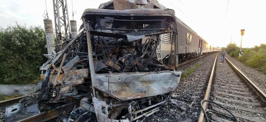 Zlyhal len 1 človek? Určili vinníka zrážky vlaku pri Nových Zámkoch, v autobuse zahynulo 7 ľudí