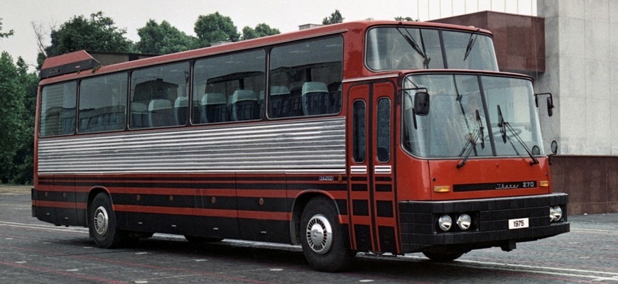 Ikarus 270 ukázal, ako má vyzerať najbezpečnejší autobus na svete. Zaujal obrovským nárazníkom