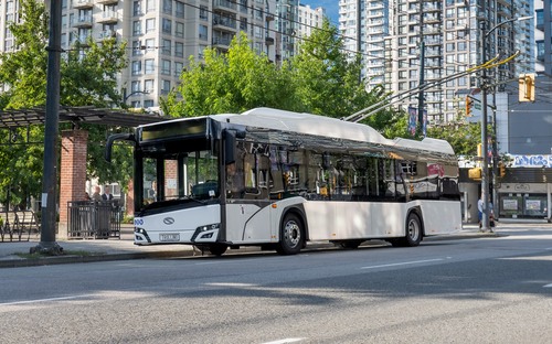 Kráľom trolejbusov je Solaris. Začal ich dodávať už aj do Kanady