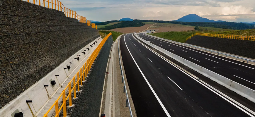 Prekvapivá diaľnica, akú ste ešte nevideli: Platí tam prísny rýchlostný limit 60 km/h